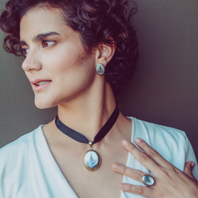 Cargar imagen en el visor de la galería, Jewelry set : Collar, anillo y dije de Concha de Nácar con fotografía de Hojas de Helecho