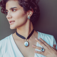 Cargar imagen en el visor de la galería, Jewelry set : Collar, anillo y dije de Concha de Nácar con fotografía de Hojas de Helecho