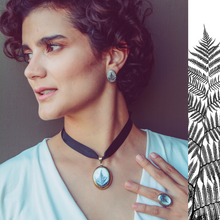 Cargar imagen en el visor de la galería, Jewelry set : Collar, anillo y dije de Concha de Nácar con fotografía de Hojas de Helecho